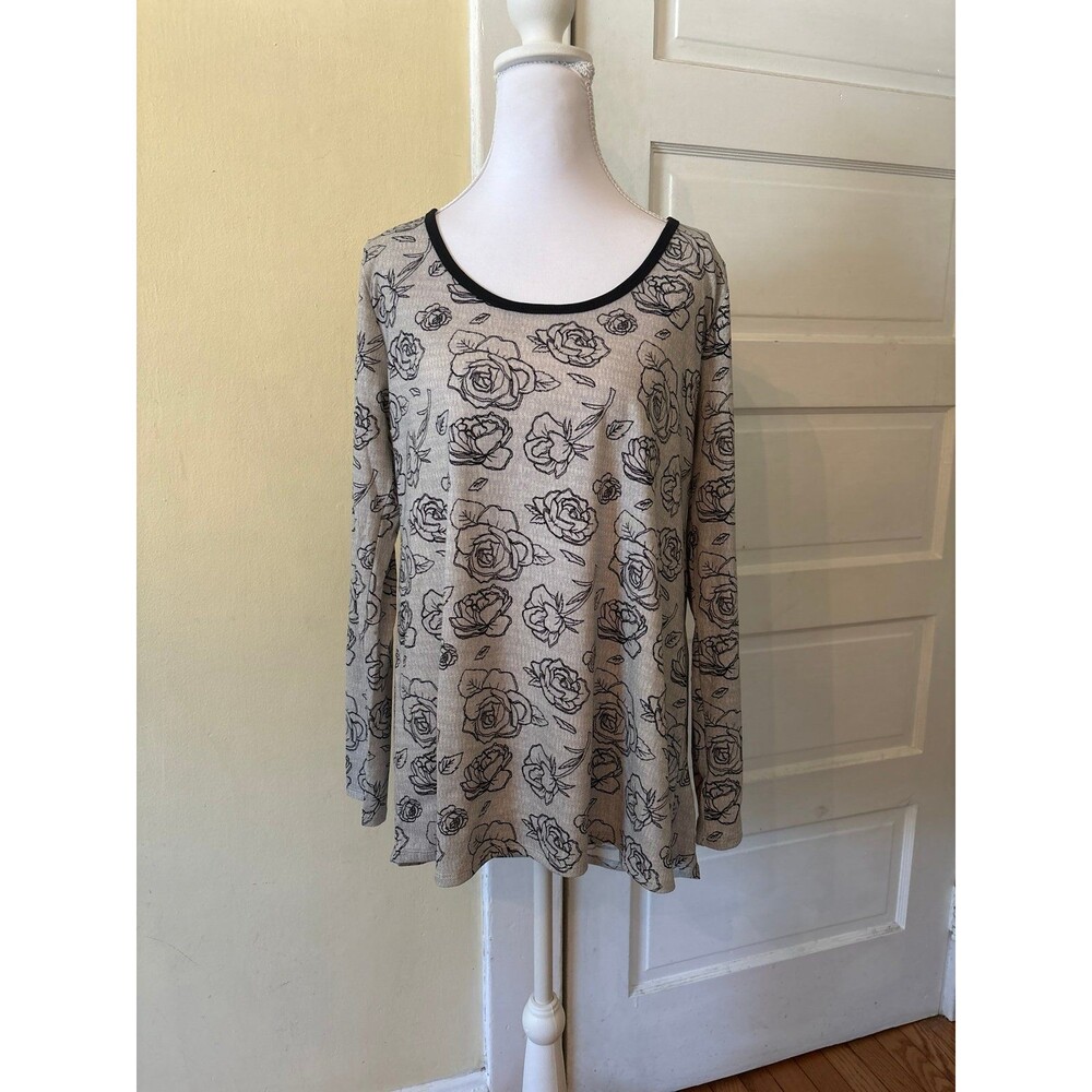 Long sleeve top tshirt black white scoop neck womens juniors floral gothic girly